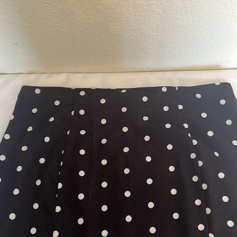 Worthington Pencil Skirt w/Pleated Back Detail - Size 18 - Picture 2 of 5